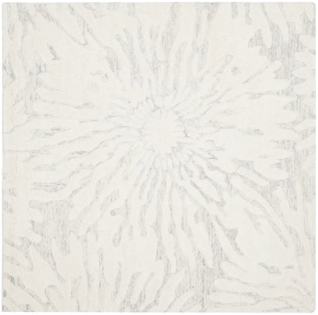 Safavieh Bella 5'-0" x 5'-0" Rug in Silver / Ivory