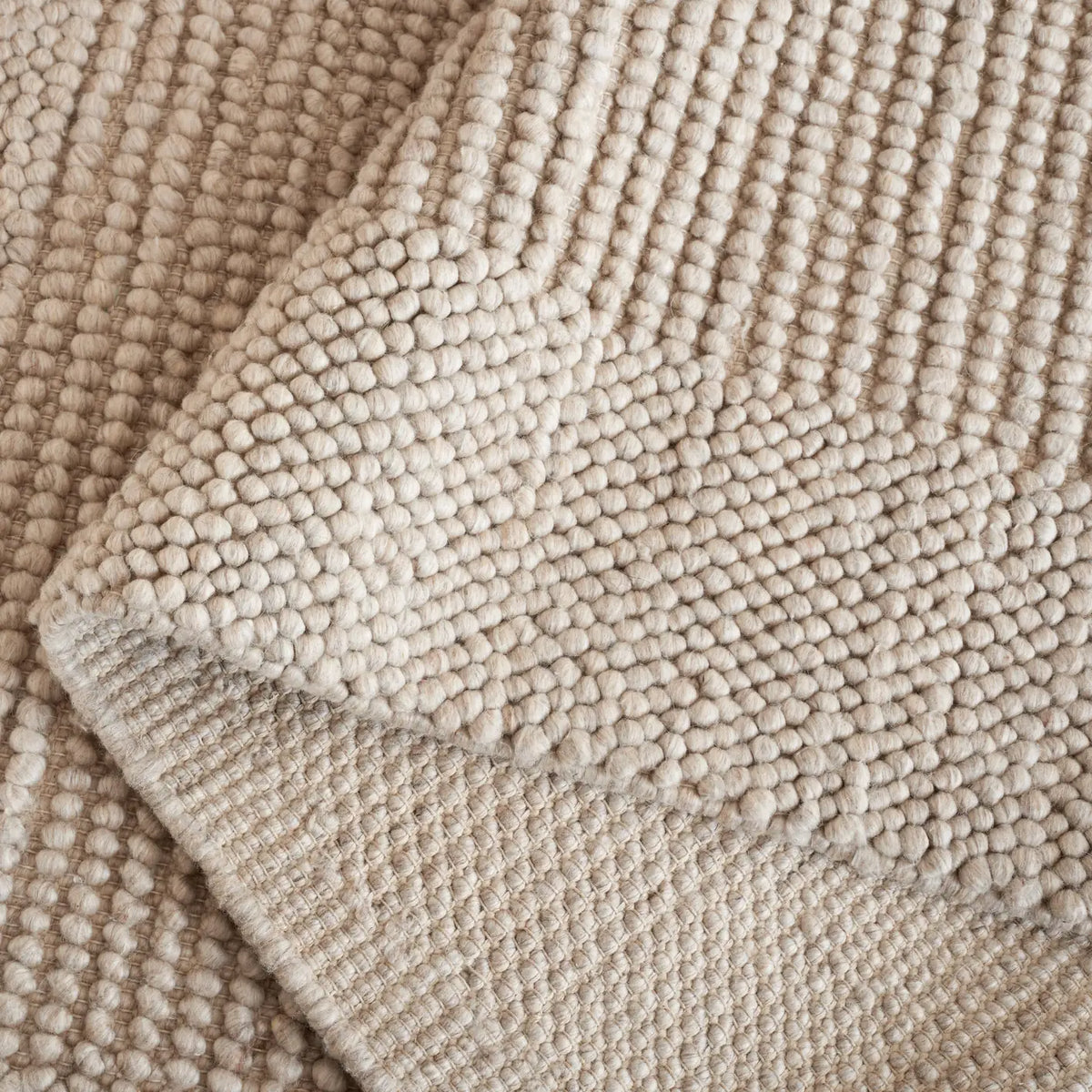 Safavieh Natura 4'-0" x 6'-0" Rug in Beige