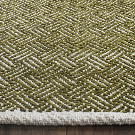 Safavieh Boston 2'-3" x 7'-0" Rug in Olive