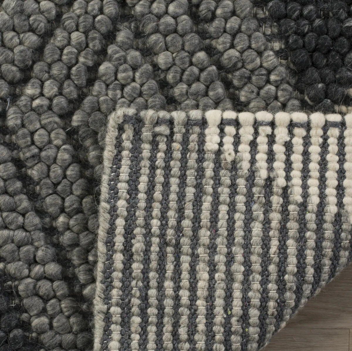 Safavieh Natura 5'-0" x 8'-0" Rug in Anthracite
