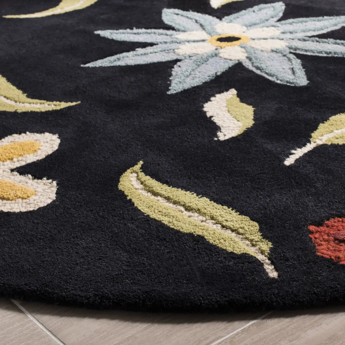 Safavieh Blossom 6'-0" x 6'-0" Rug in Black / Multi