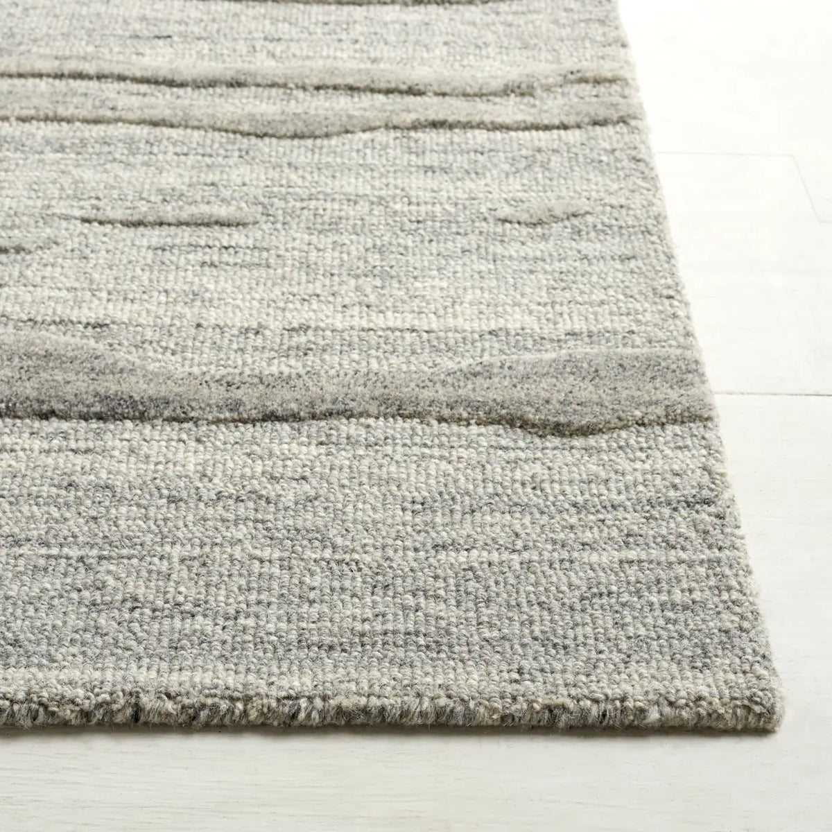Safavieh Abstract 5'-0" x 8'-0" Rug in Grey