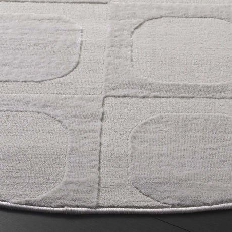 Safavieh Saylor 100 6'-3" x 6'-3" Rug in Ivory
