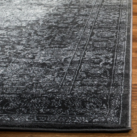 Safavieh Carnegie 5'-1" x 7'-6" Rug in Dark Grey / Cream