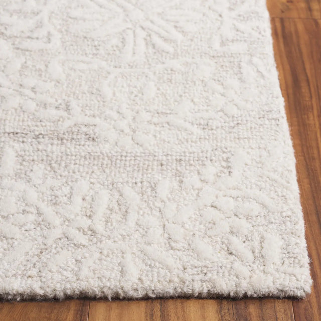 Safavieh Pine 4'-0" x 6'-0" Rug in Beige / Ivory