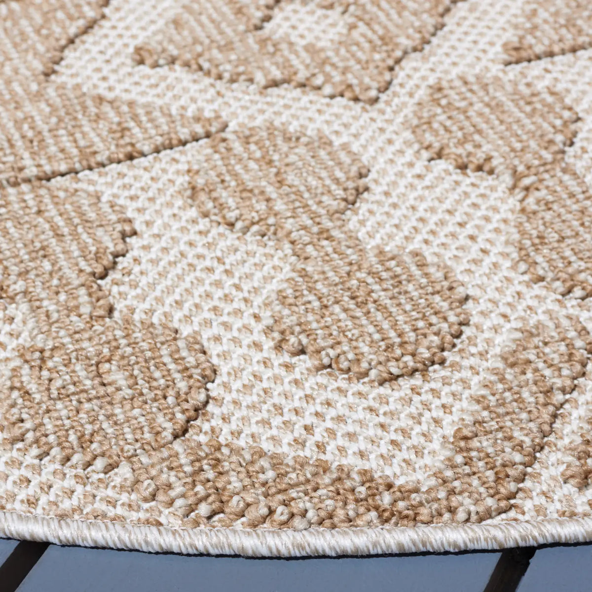 Safavieh Global 6'-7" x 6'-7" Rug in Beige / Brown