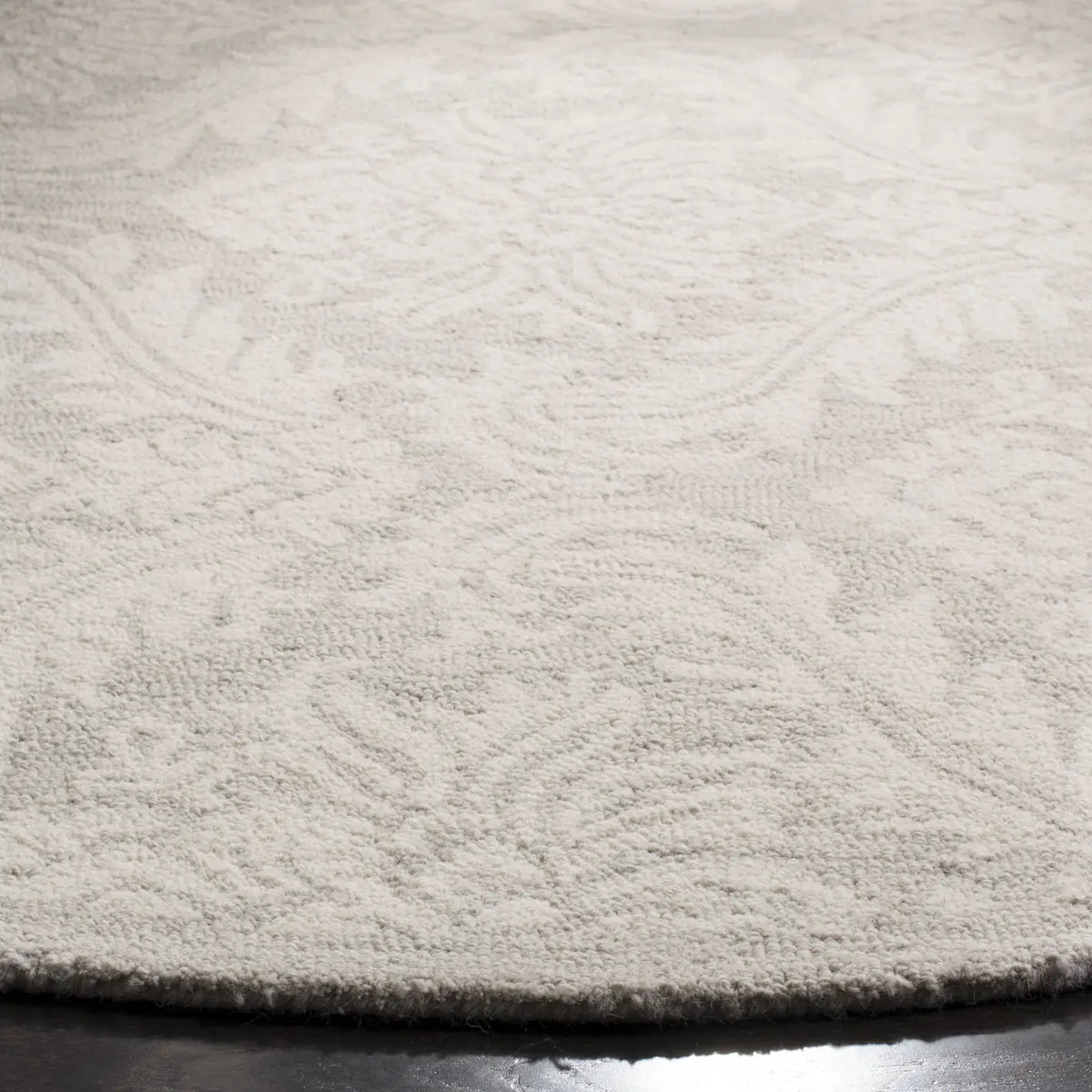 Safavieh Micro-Loop 5'-0" x 5'-0" Rug in Silver