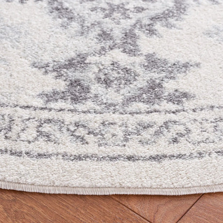 Safavieh Tulum 6'-7" x 6'-7" Rug in Ivory / Grey