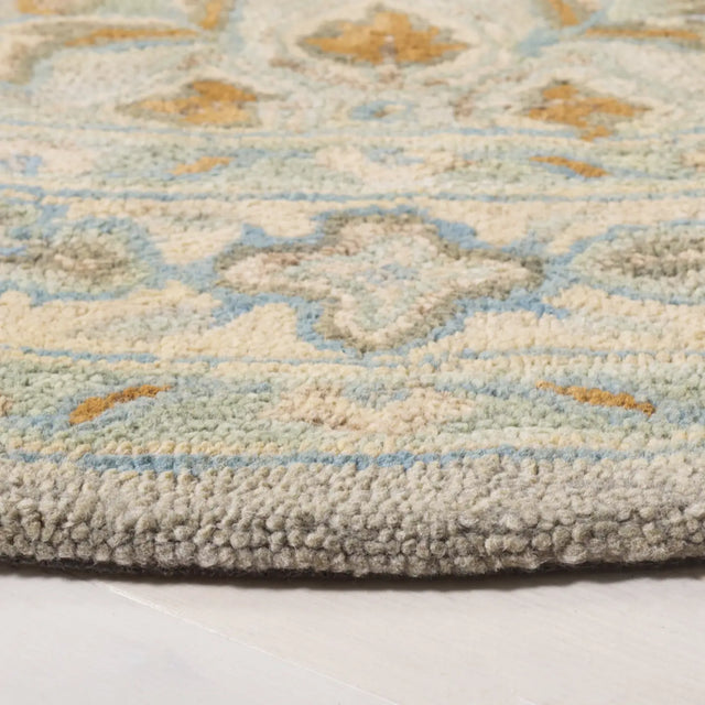 Safavieh Heritage 6'-0" x 6'-0" Rug in Green / Ivory