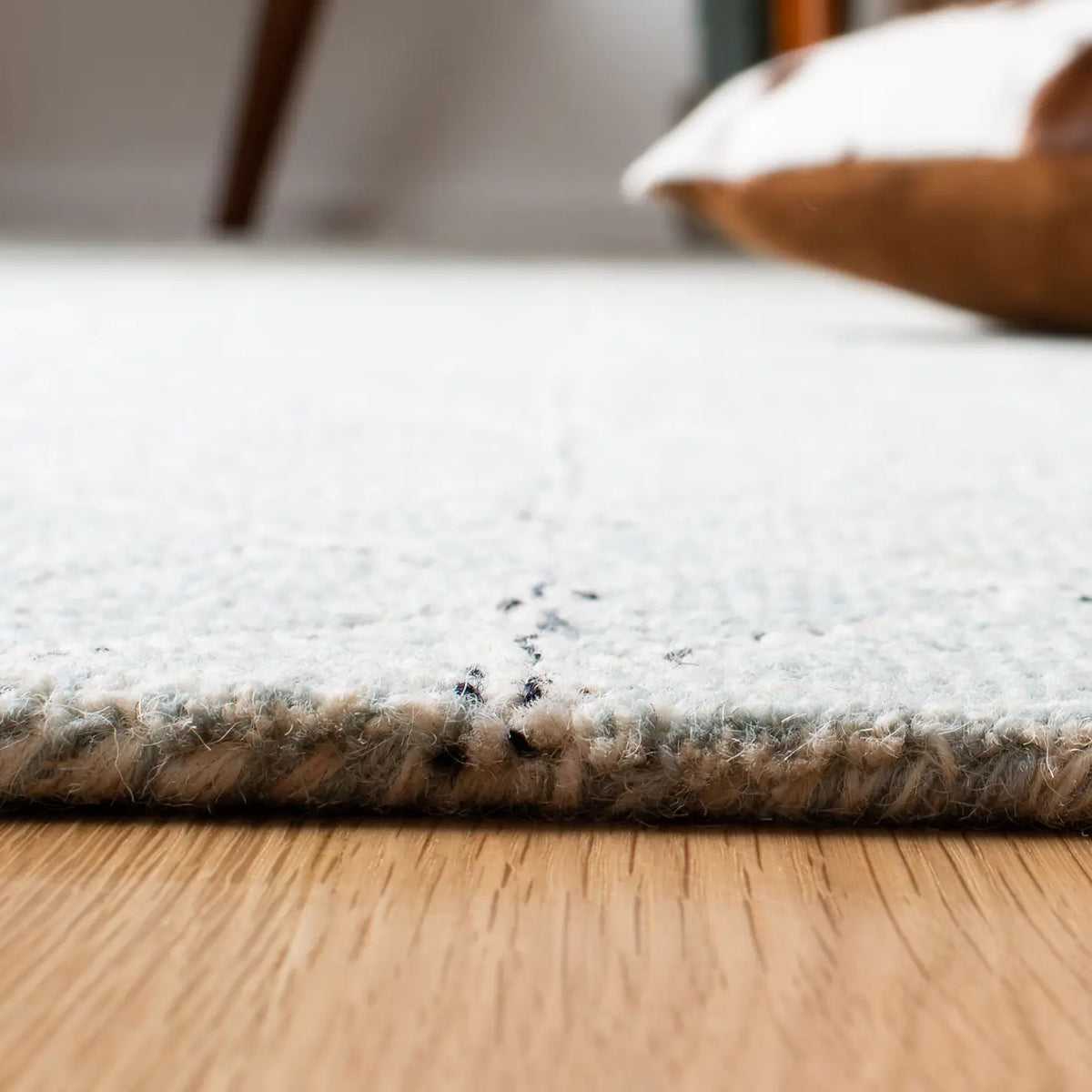 Safavieh Micro-Loop 5'-0" x 8'-0" Rug in Ivory / Light Blue