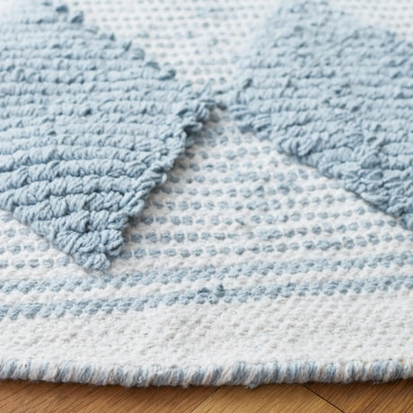 Safavieh Montauk 6'-0" x 6'-0" Rug in Aqua / Ivory