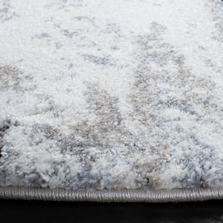 Safavieh Cyrus Shag 6'-7" x 6'-7" Rug in Grey / Beige