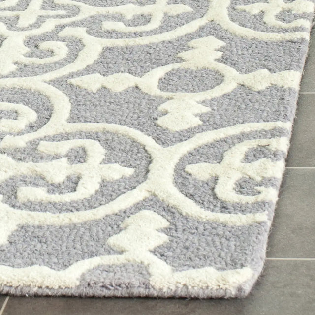 Safavieh Cambridge 2'-6" x 10'-0" Rug in Silver / Ivory