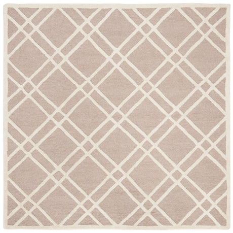 Safavieh Cambridge 6'-0" x 6'-0" Rug in Beige / Ivory