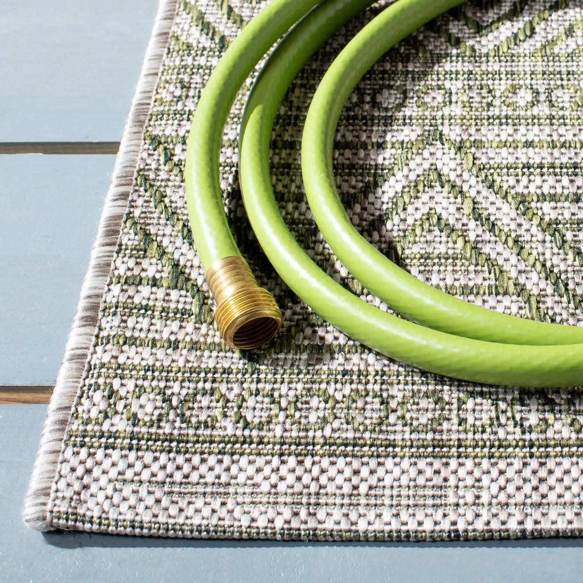 Safavieh Courtyard 4'-0" x 5'-7" Rug in Grey / Olive Green