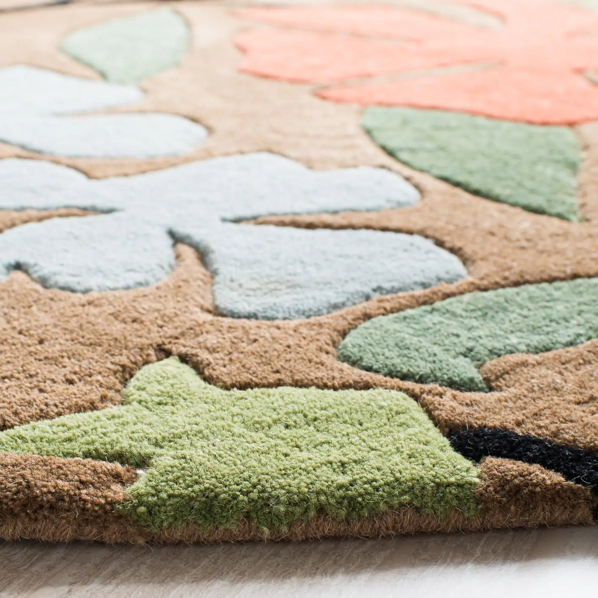 Safavieh Soho 6'-0" x 6'-0" Rug in Brown / Multi