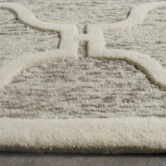 Safavieh Cambridge 8'-0" x 10'-0" Rug in Light Brown / Ivory