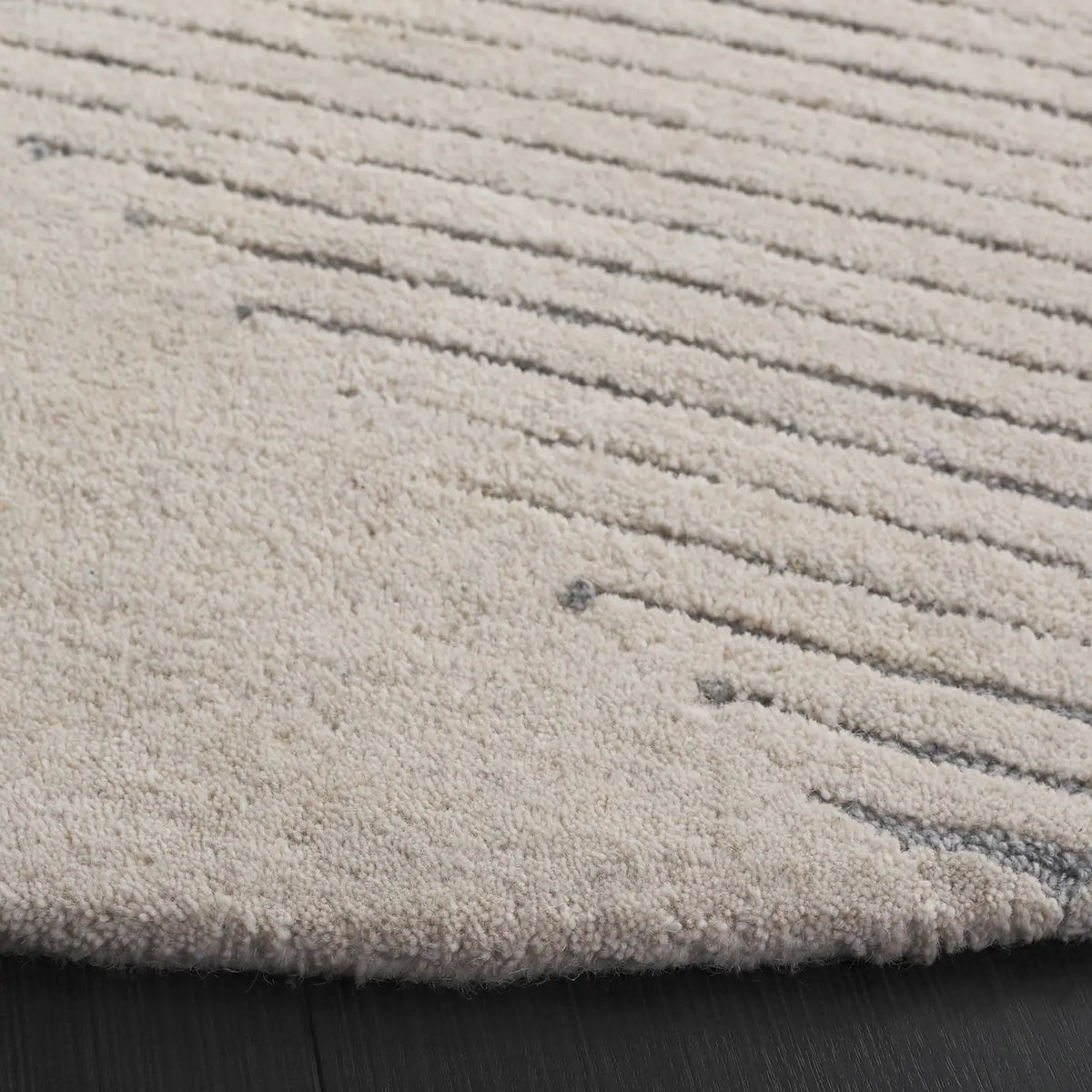 Safavieh Ebony 5'-0" x 5'-0" Rug in Beige / Grey