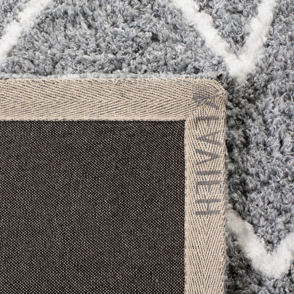 Safavieh Equinox Shag 4'-0" x 6'-0" Rug in Grey / Cream