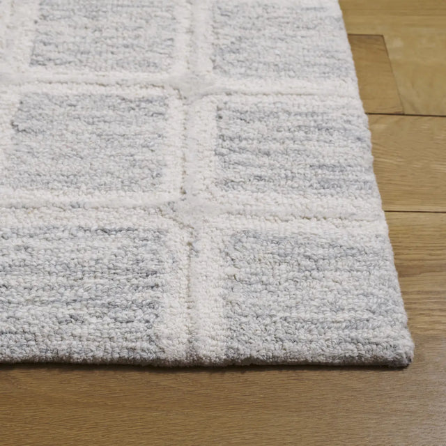 Safavieh Pine 4'-0" x 6'-0" Rug in Grey / Ivory