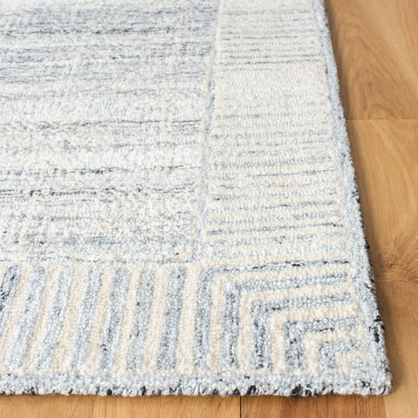 Safavieh Roslyn 4'-0" x 6'-0" Rug in Grey / Ivory
