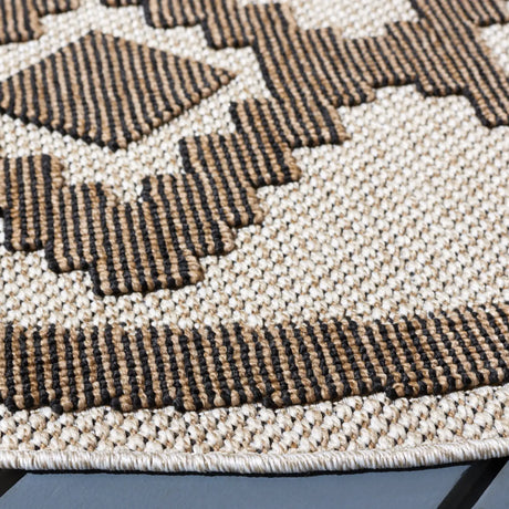 Safavieh Global 6'-7" x 6'-7" Rug in Beige / Dark Beig