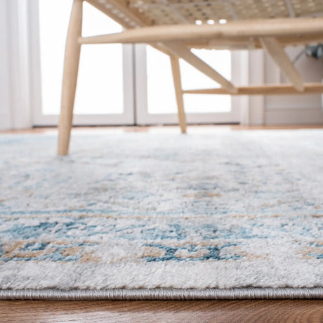 Safavieh Shivan 4'-0" x 6'-0" Rug in Blue / Grey