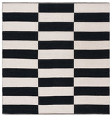 Safavieh Montauk 6'-0" x 6'-0" Rug in Black / Ivory