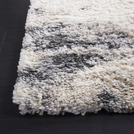 Safavieh Fontana Shag  800 4'-0" x 6'-0" Rug in Ivory / Grey
