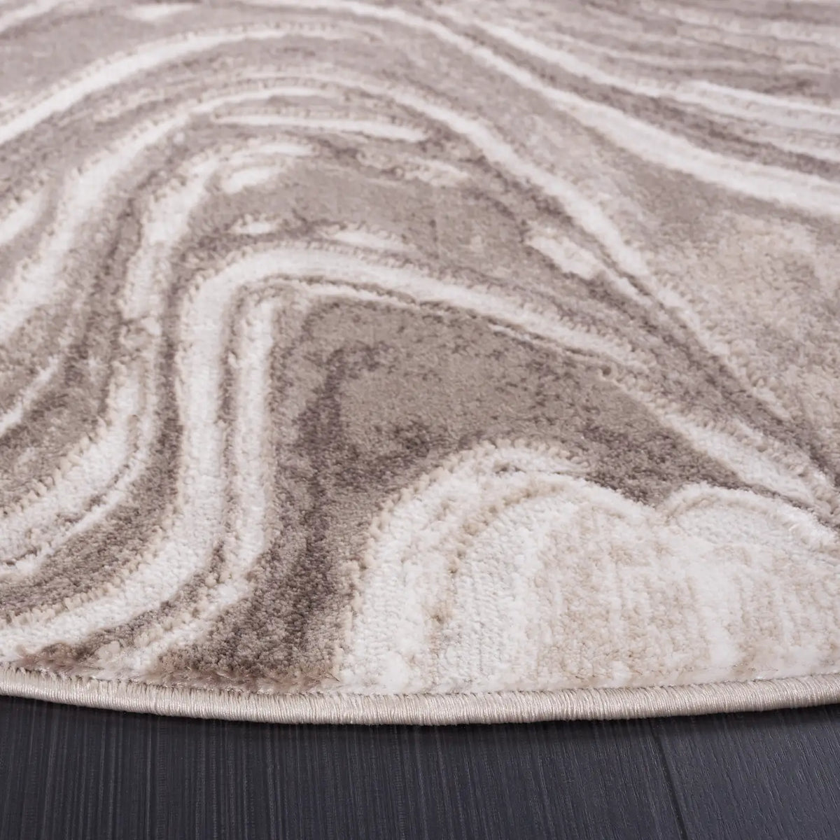 Safavieh Meadow 500 6'-7" x 6'-7" Rug in Beige