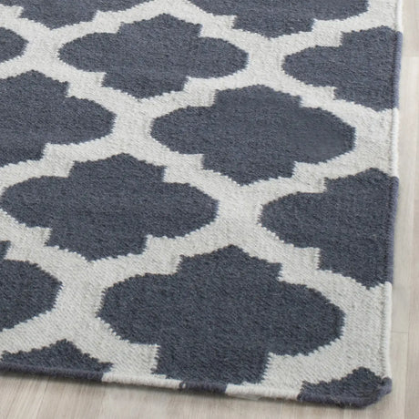 Safavieh Dhurries 3'-0" x 5'-0" Rug in Blue / Ivory