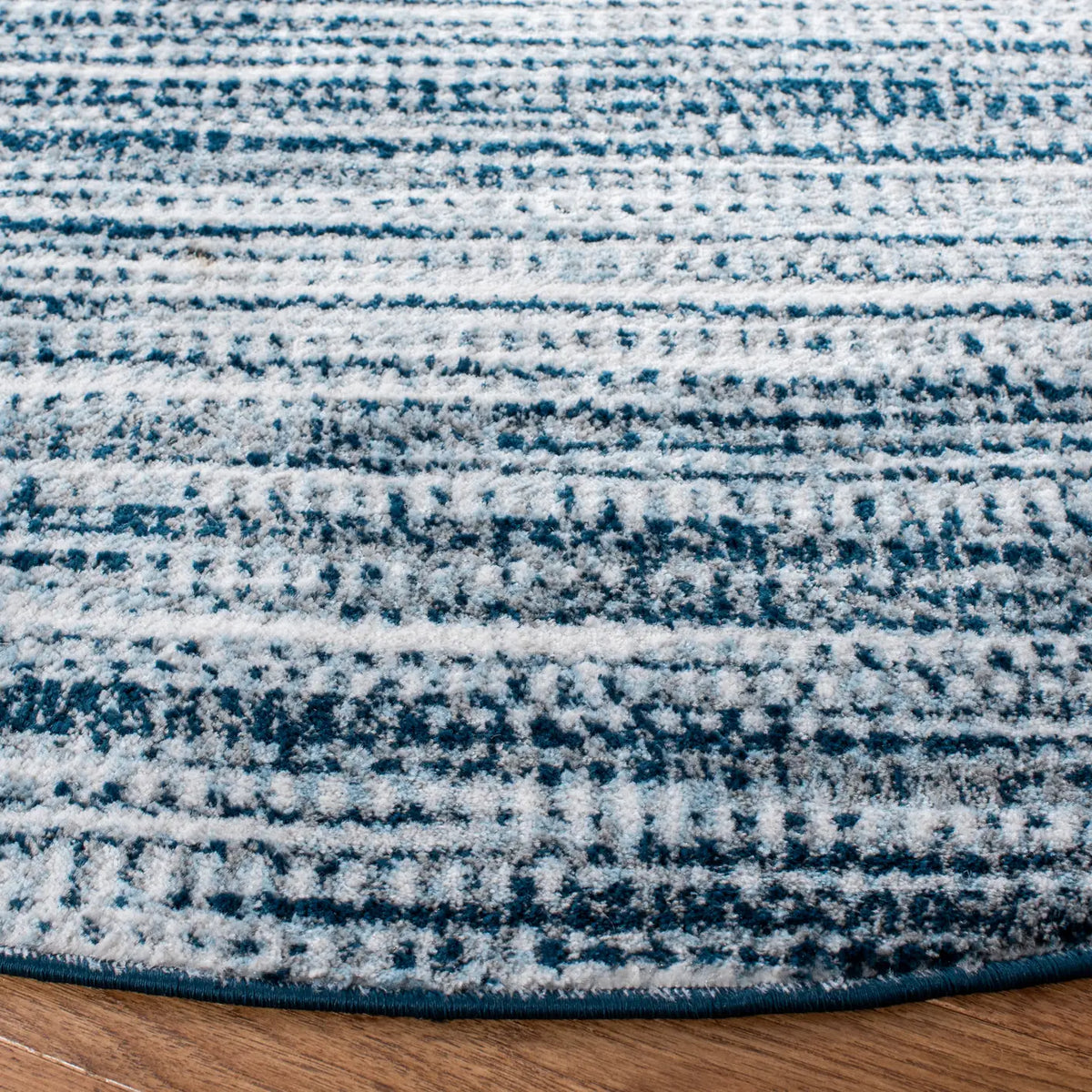 Safavieh Lagoon 6'-7" x 6'-7" Rug in Navy / Ivory