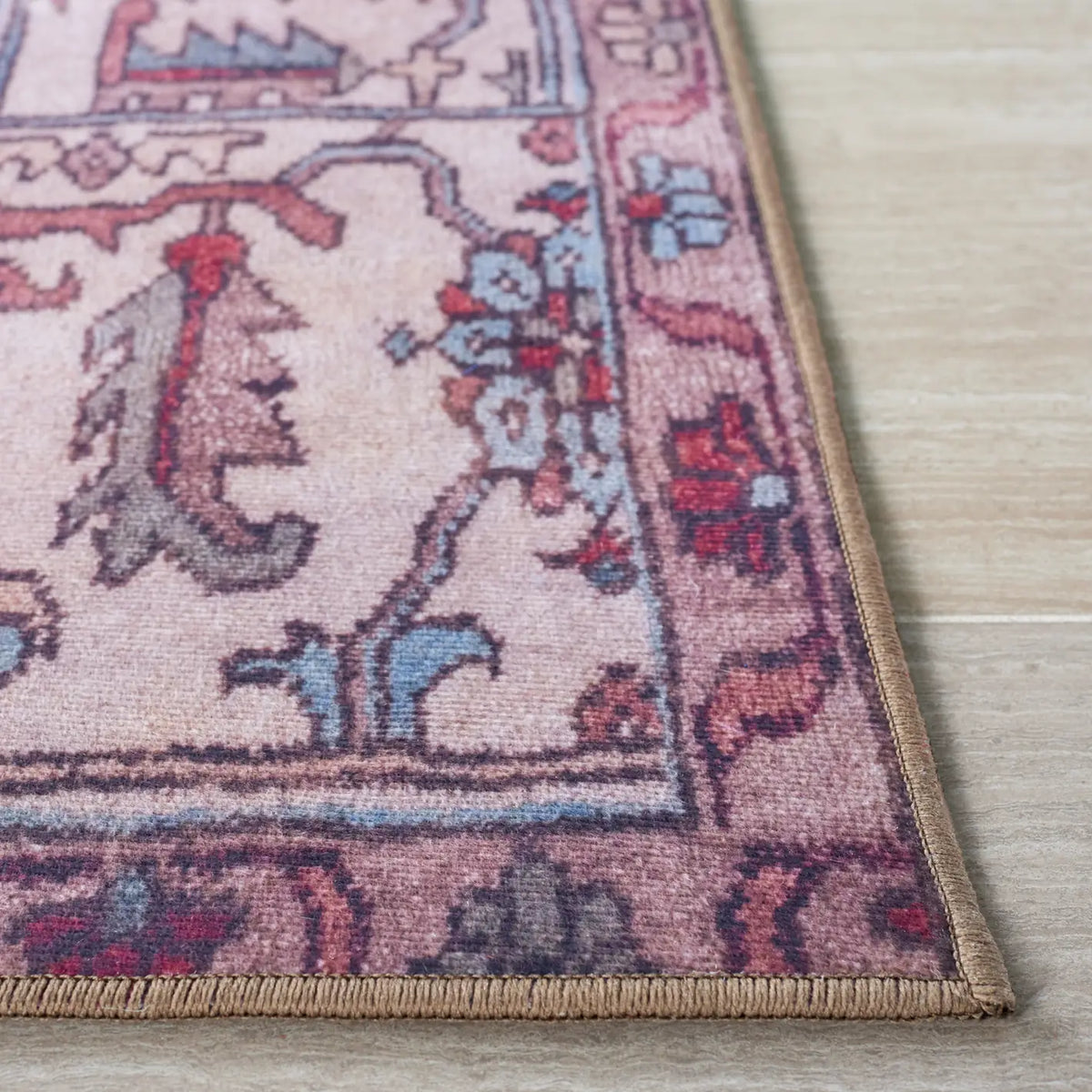 Safavieh Tucson 4'-0" x 6'-0" Rug in Red / Beige