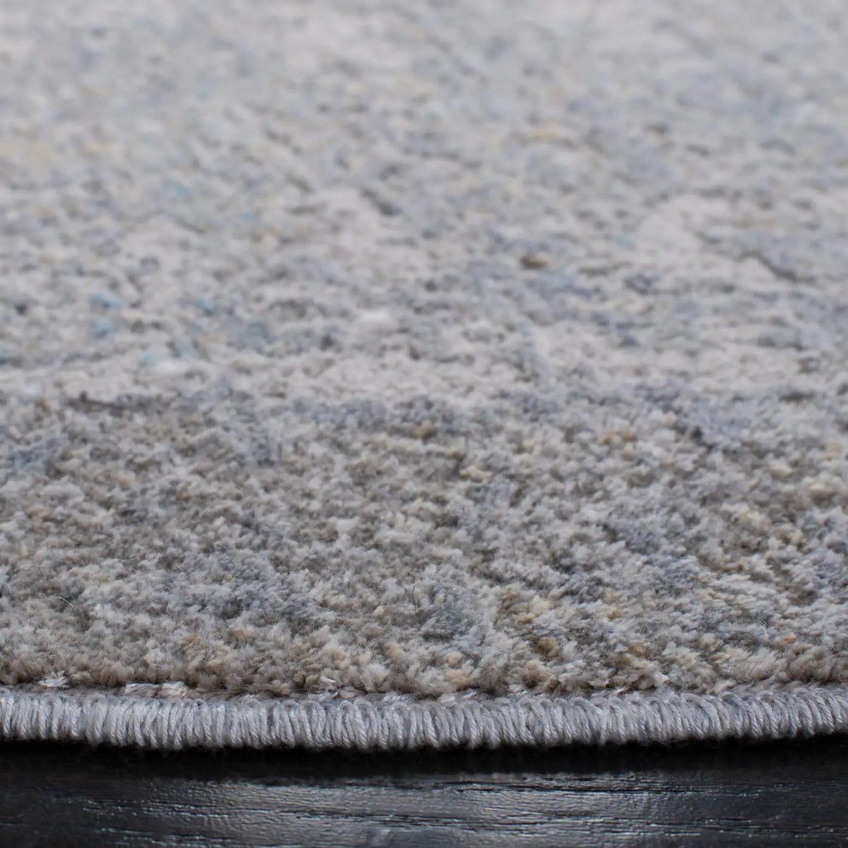 Safavieh Dream 6'-7" x 6'-7" Rug in Grey / Blue