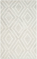 Safavieh Kilim 4'-0" x 6'-0" Rug in Silver / Ivory