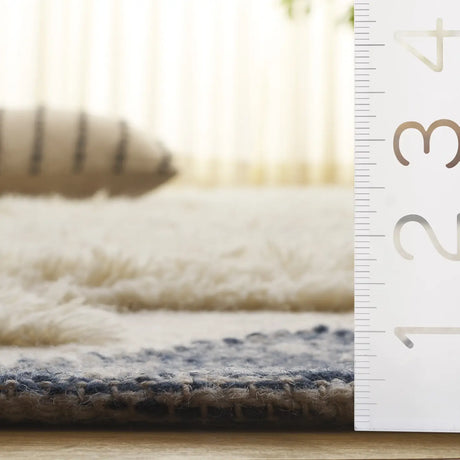 Safavieh Kenya 6'-0" x 9'-0" Rug in Navy / Ivory