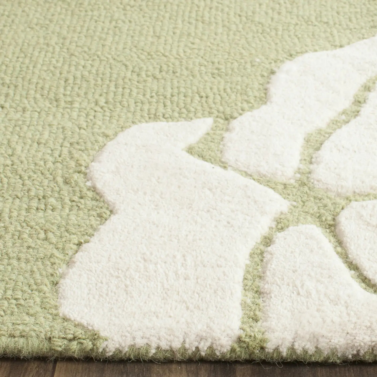 Safavieh Cambridge 2'-6" x 8'-0" Rug in Lime / Ivory