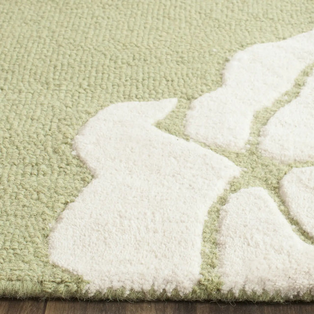 Safavieh Cambridge 2'-6" x 8'-0" Rug in Lime / Ivory