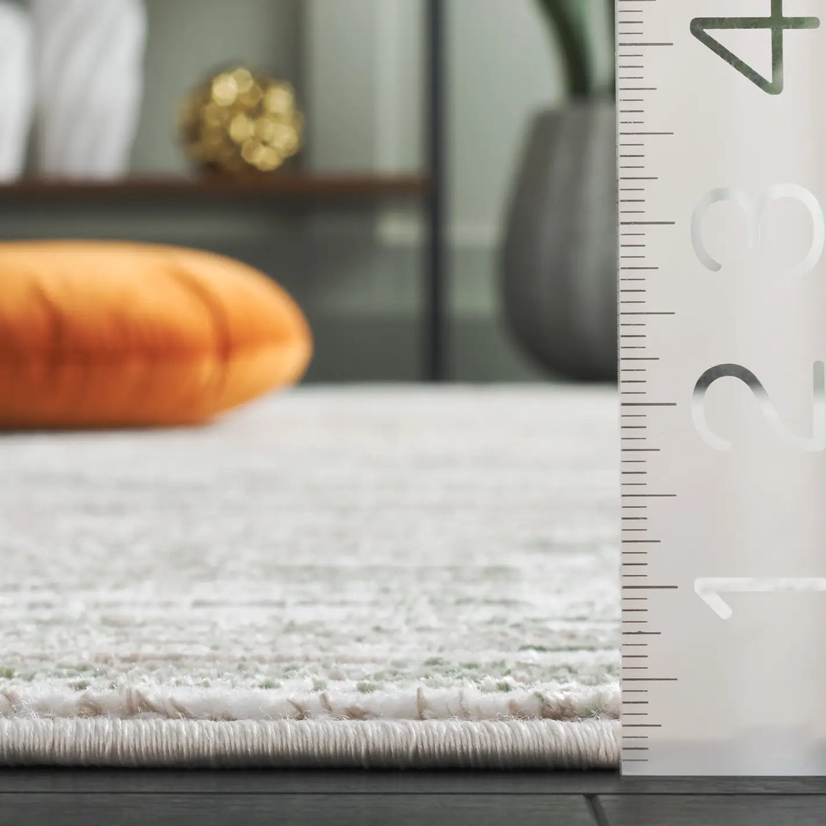 Safavieh Orchard 4'-0" x 6'-0" Rug in Grey / Green