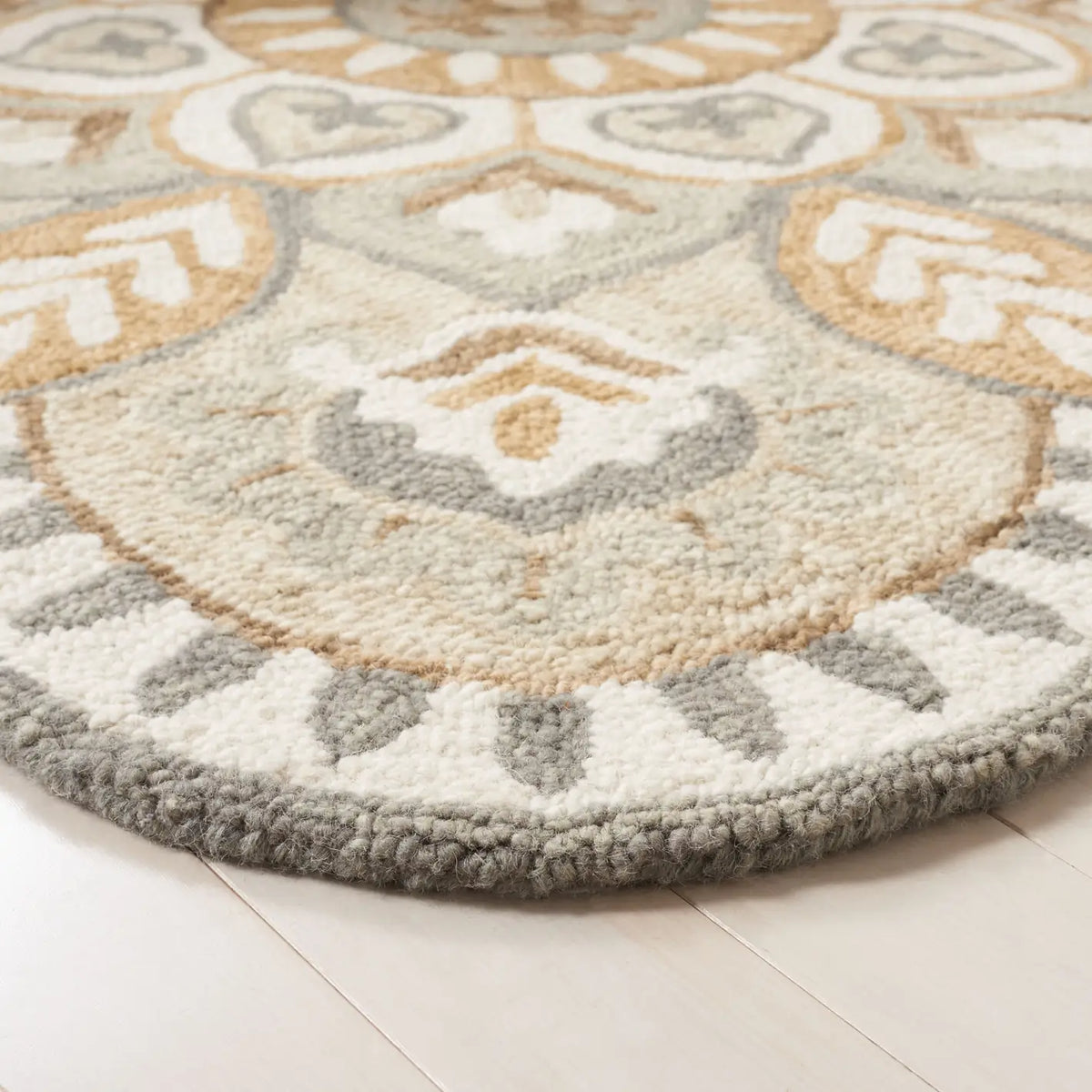 Safavieh Novelty 5'-0" x 5'-0" Rug in Ivory / Beige