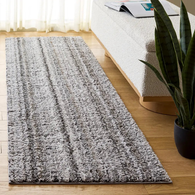 Safavieh Everett Shag 2'-3" x 8'-0" Rug in Grey / Beige