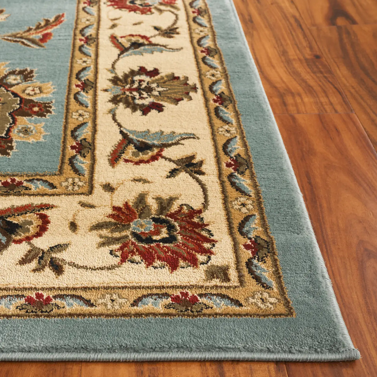Safavieh Lyndhurst 5'-3" x 7'-6" Rug in Blue / Ivory