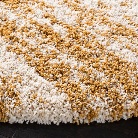 Safavieh Hudson Shag 7'-0" x 7'-0" Rug in Ivory / Gold
