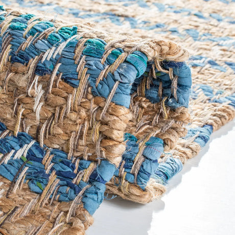 Safavieh Cape Cod 4'-0" x 6'-0" Rug in Blue / Natural