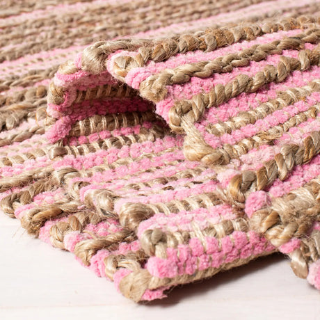 Safavieh Cape Cod 4'-0" x 6'-0" Rug in Light Pink