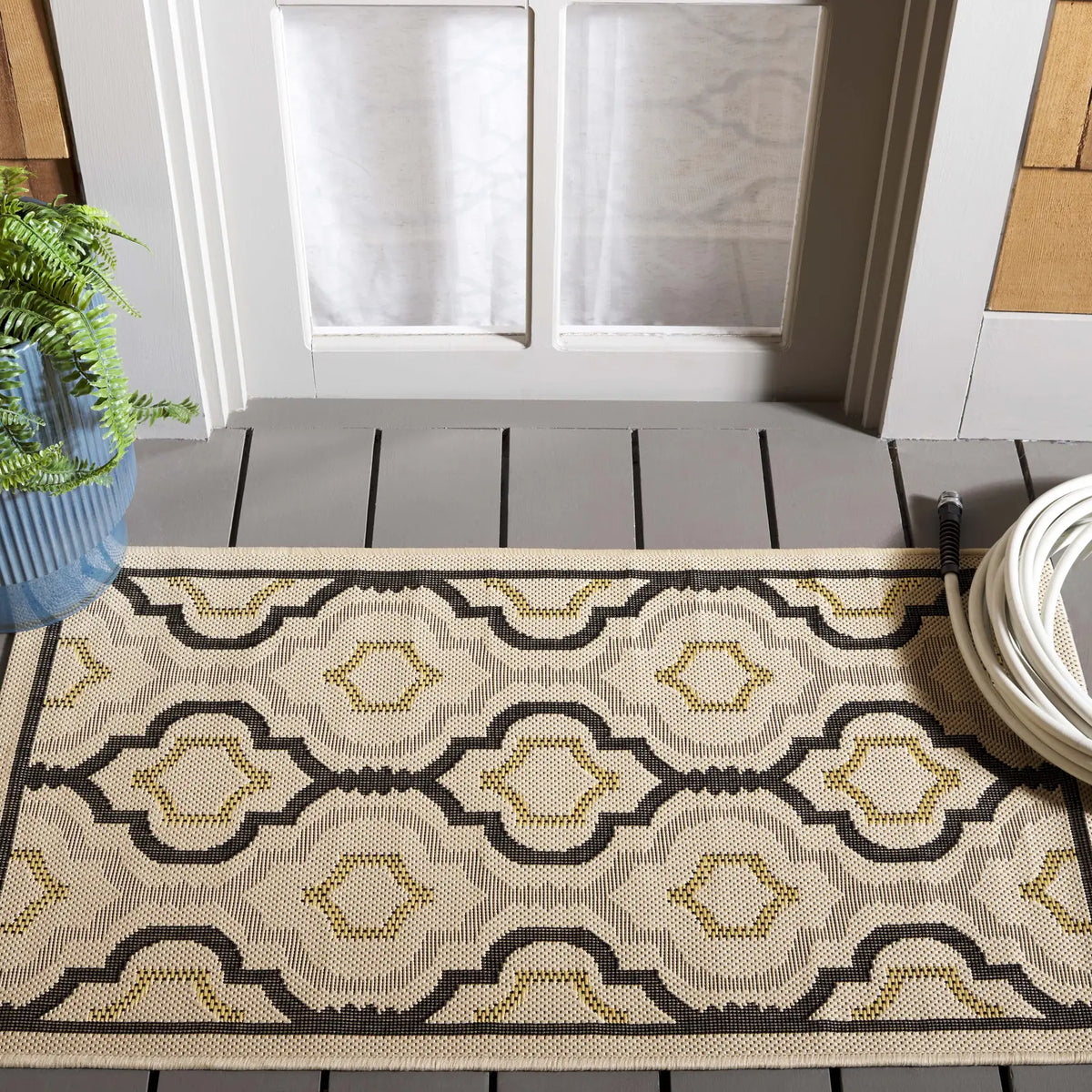Safavieh Courtyard 2'-0" x 3'-7" Rug in Beige / Black