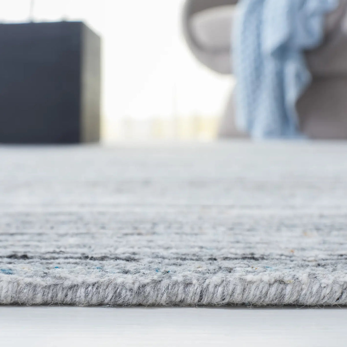 Safavieh Mirage 5'-0" x 8'-0" Rug in Dark Grey