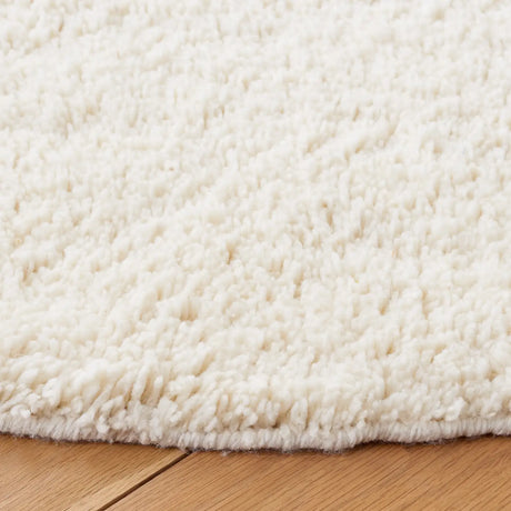 Safavieh Casablanca 5'-0" x 5'-0" Rug in Ivory