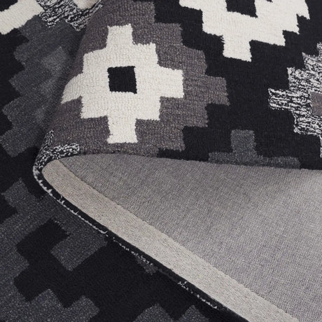 Safavieh Metro 4'-0" x 6'-0" Rug in Black / Ivory