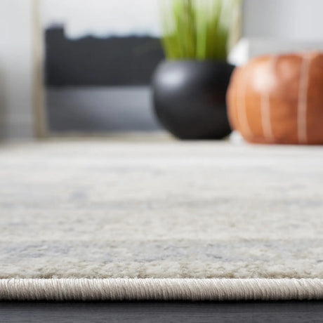 Safavieh Brentwood 4'-0" x 6'-0" Rug in Ivory / Grey